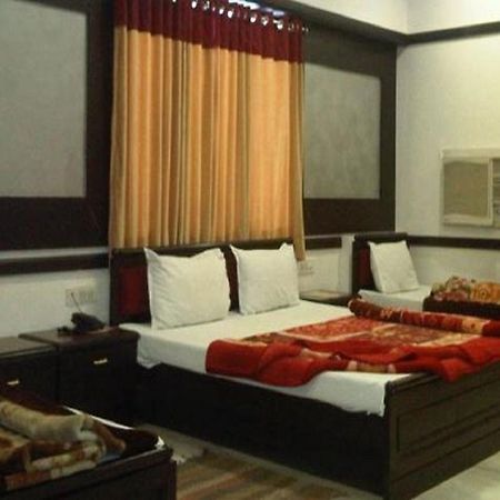 Hotel Ambaji International Ranpur Esterno foto
