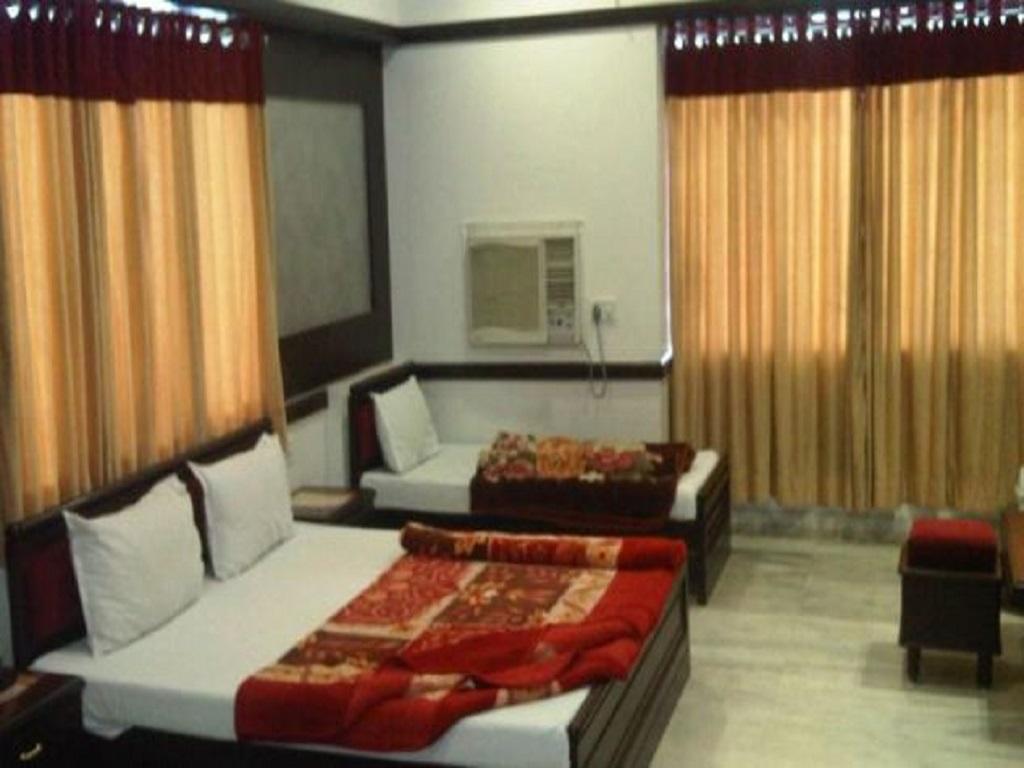 Hotel Ambaji International Ranpur Esterno foto