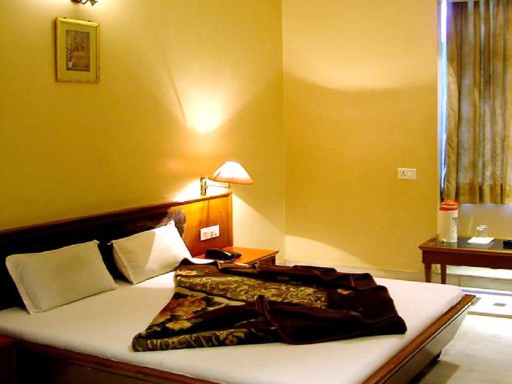 Hotel Ambaji International Ranpur Esterno foto