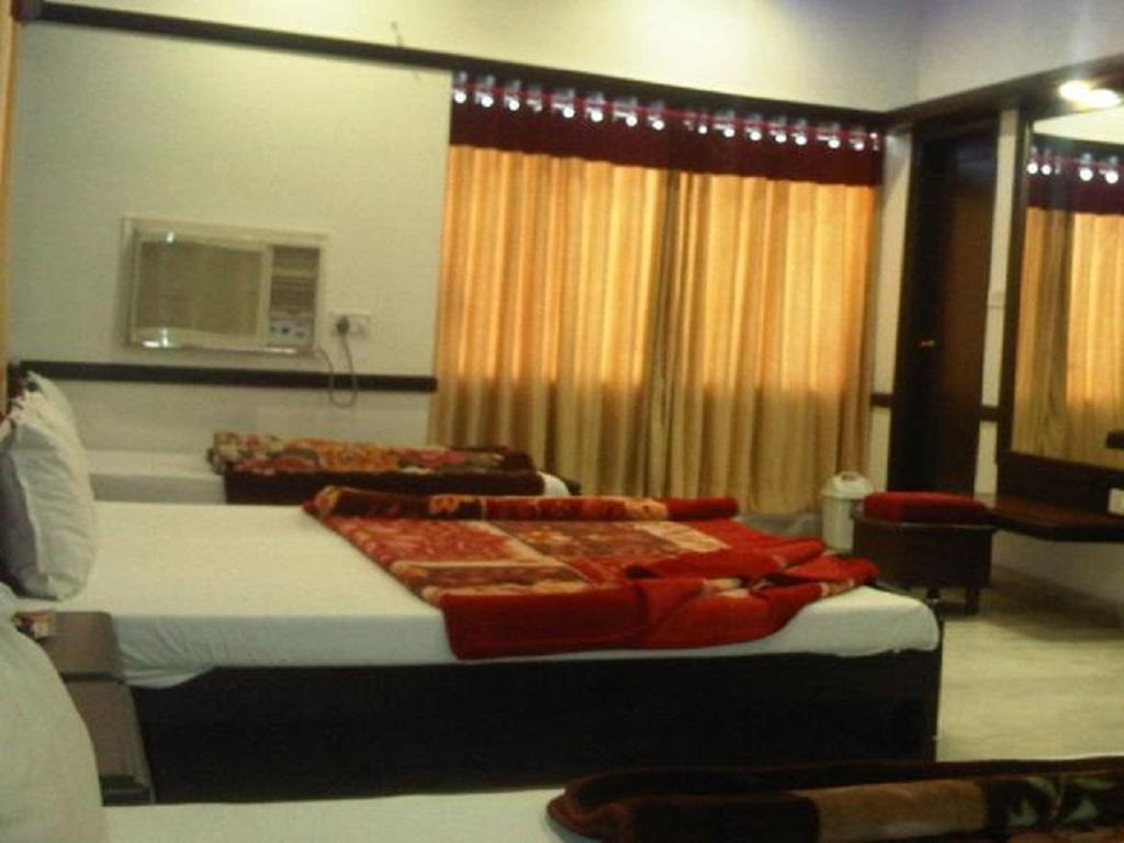 Hotel Ambaji International Ranpur Esterno foto